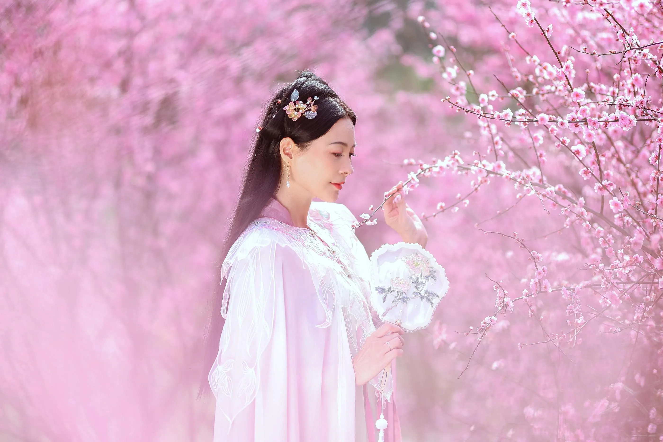[艺图语] 2022.05.31 暖春樱色 莲 [38P]插图8